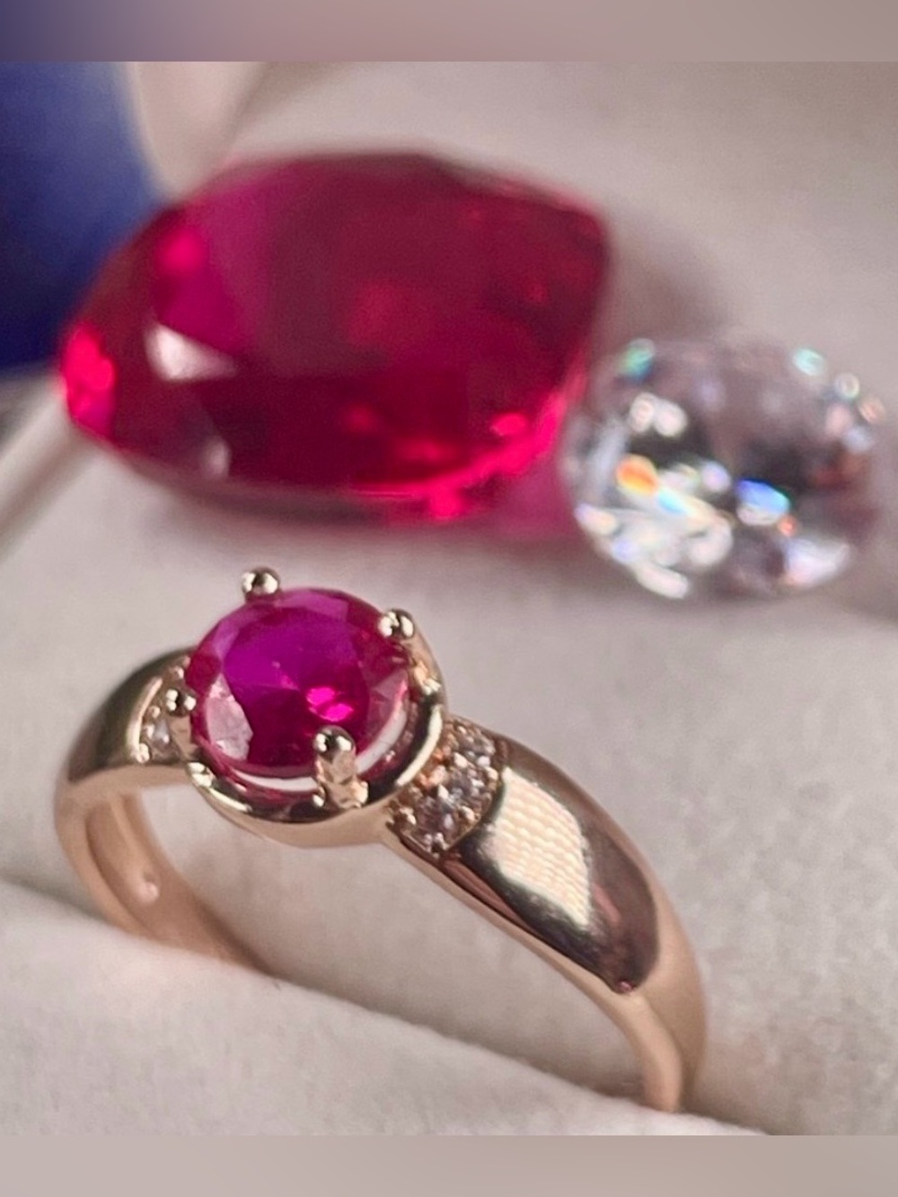 Sale‼️1ct RUBY 14k Rolled Gold ring.
